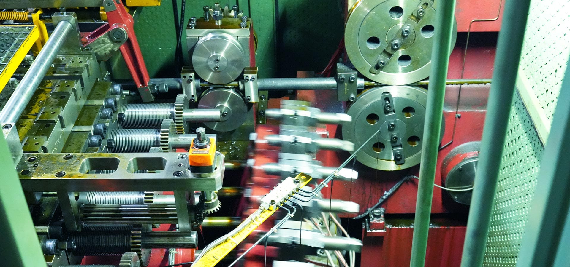 Standard Fasteners vs Standard Hardware: When Customization Pays Off
